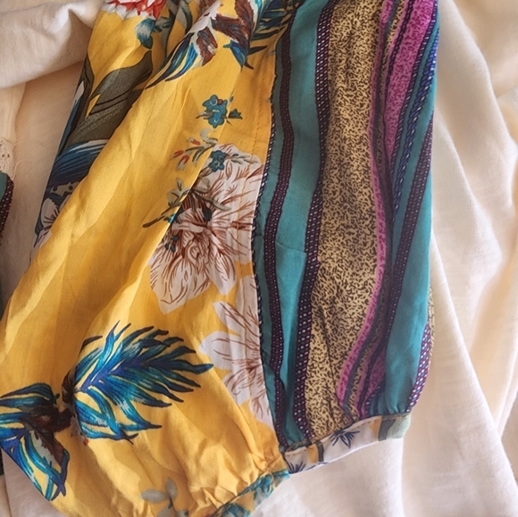 Umgee Dress Medium Cream With Tropical Floral Puff Sleeves 100% Cotton Boho - Picture 12 of 12